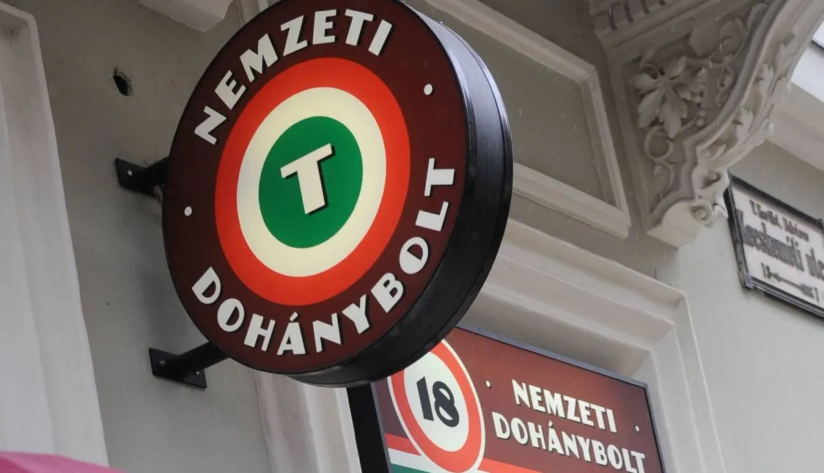 dohánybolt, nemzeti dohánybolt, fotó:  Móricz-Sabján Simon, Világgazdaság