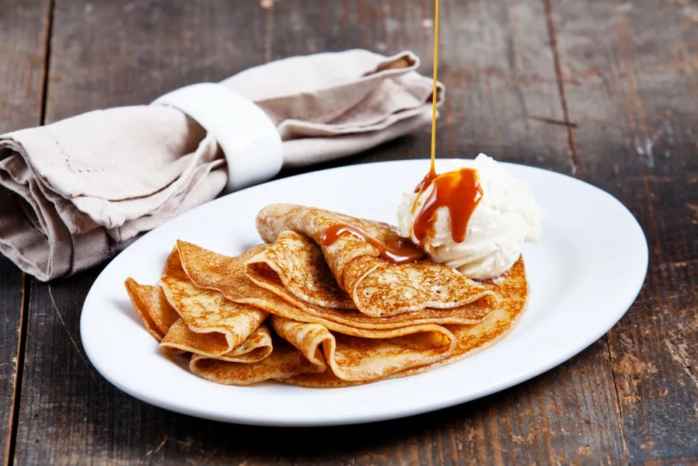 Pancakes,Crepes,With,Ice,Cream,With,Caramel,Sauce