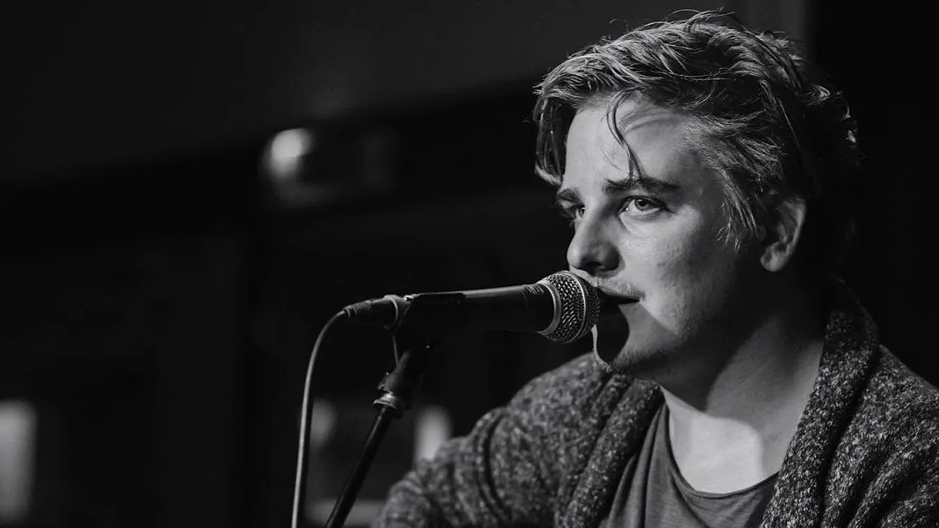 Bemutatkozott az AWS zenekar új frontembere – Videó