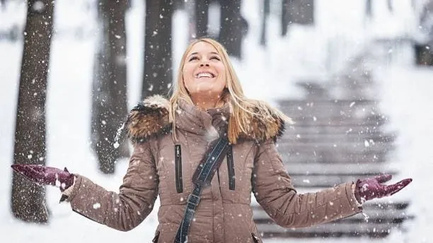 hó, hóesés, havazás, havazik, lány, nő, fiatal, időjárás