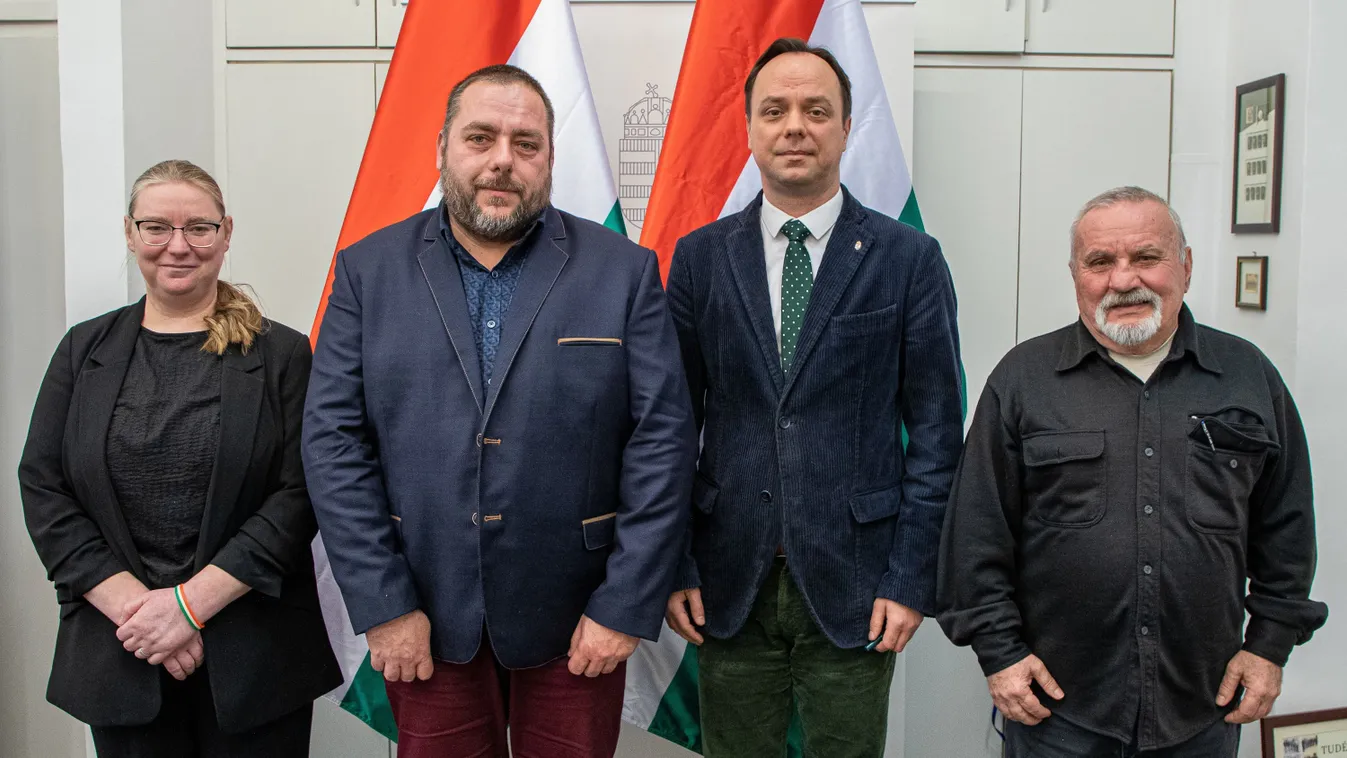 Szövetségben a bélyeggyűjtőkkel