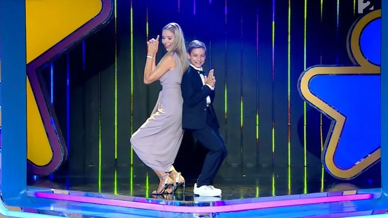 Meztelenül is tartott üzleti megbeszélést a luxusfeleség