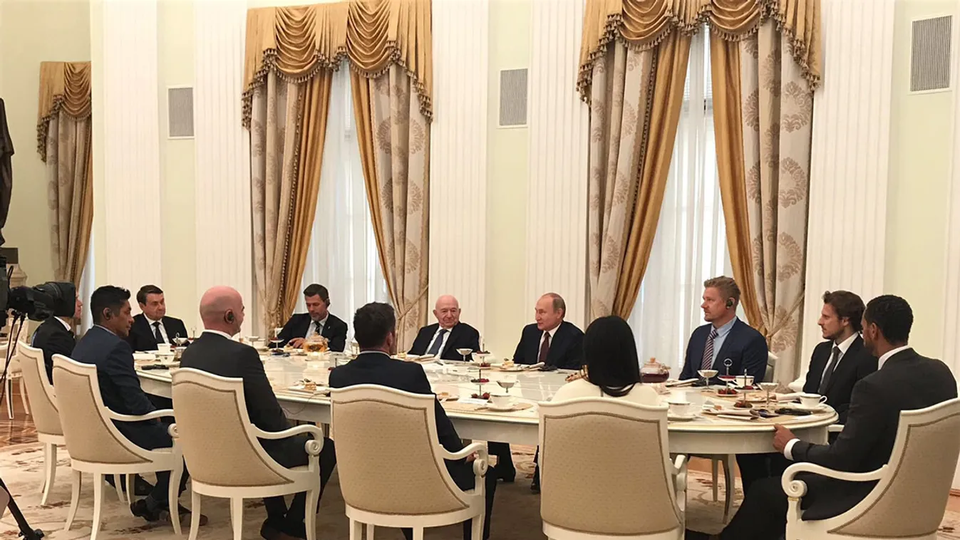 Putyin mentette meg a merészen csinos angol nő életét