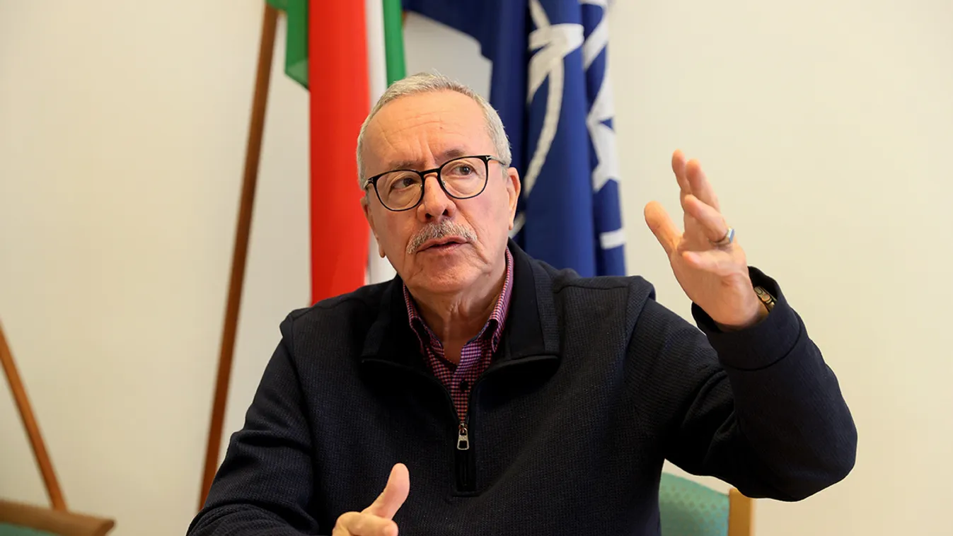 Bakondi György: folyamatosan nő a határsértők száma