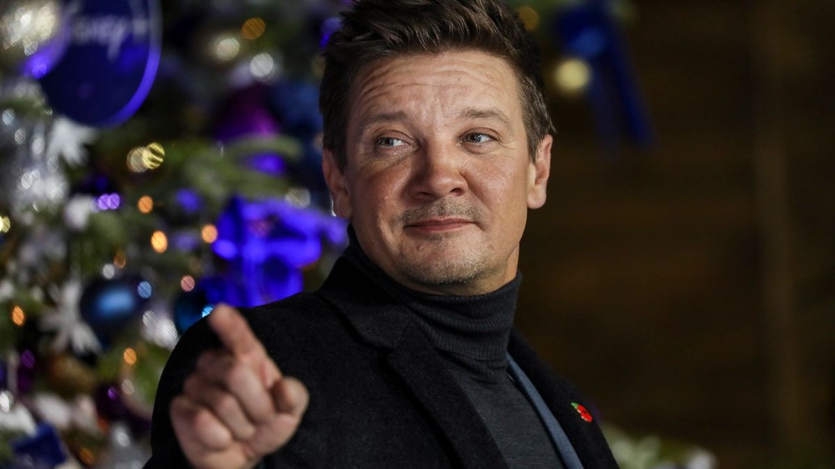 Jeremy Renner üzent a kórházból, így van most - Fotó