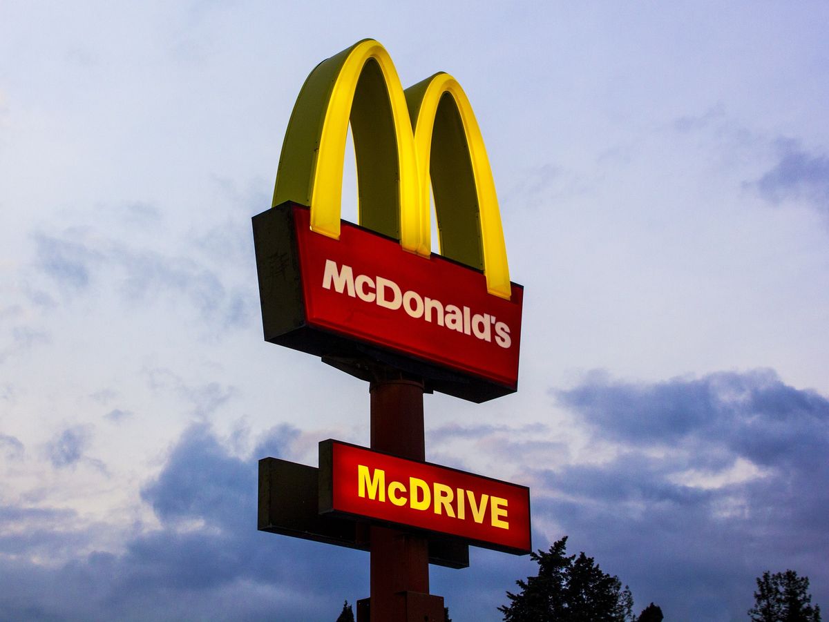 McDonald’s Meki embléma logo sablon