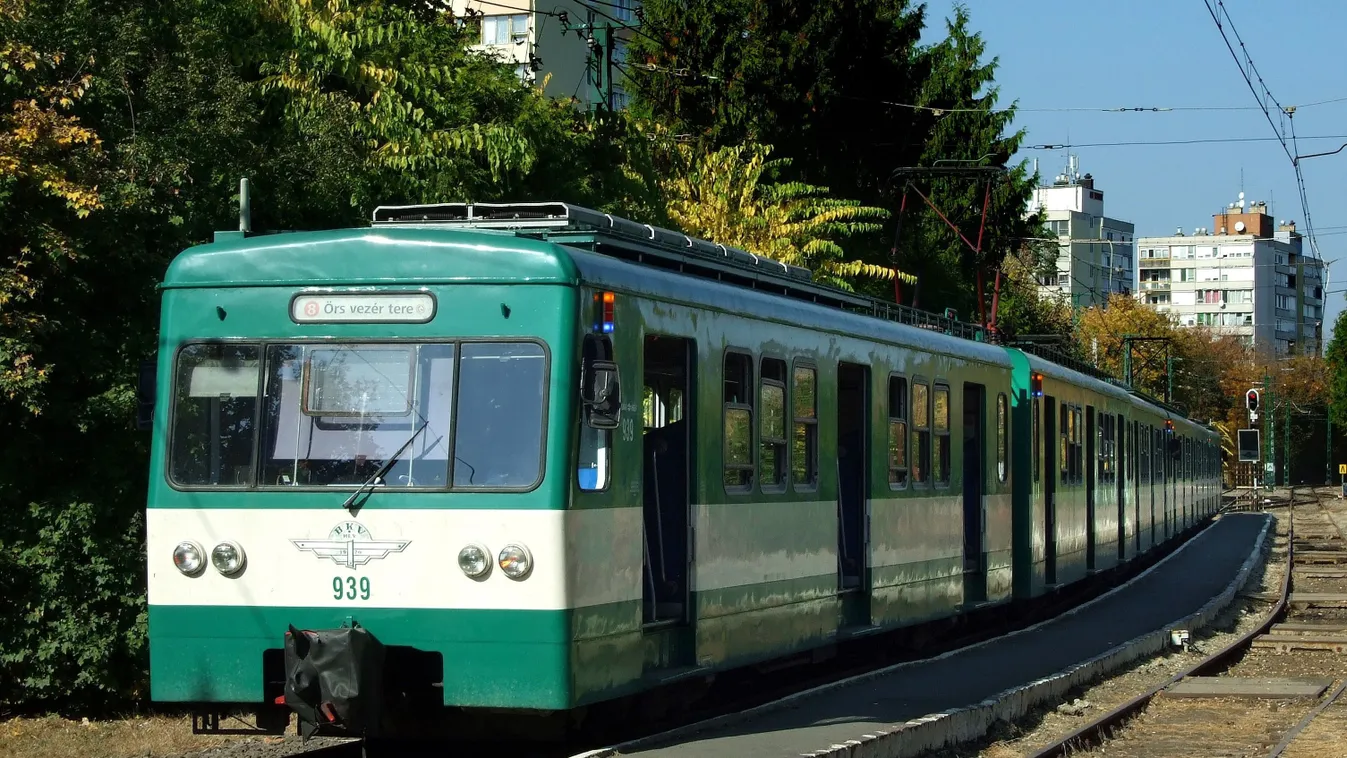 HÉV-sínekre hajtott egy autó Csepelen