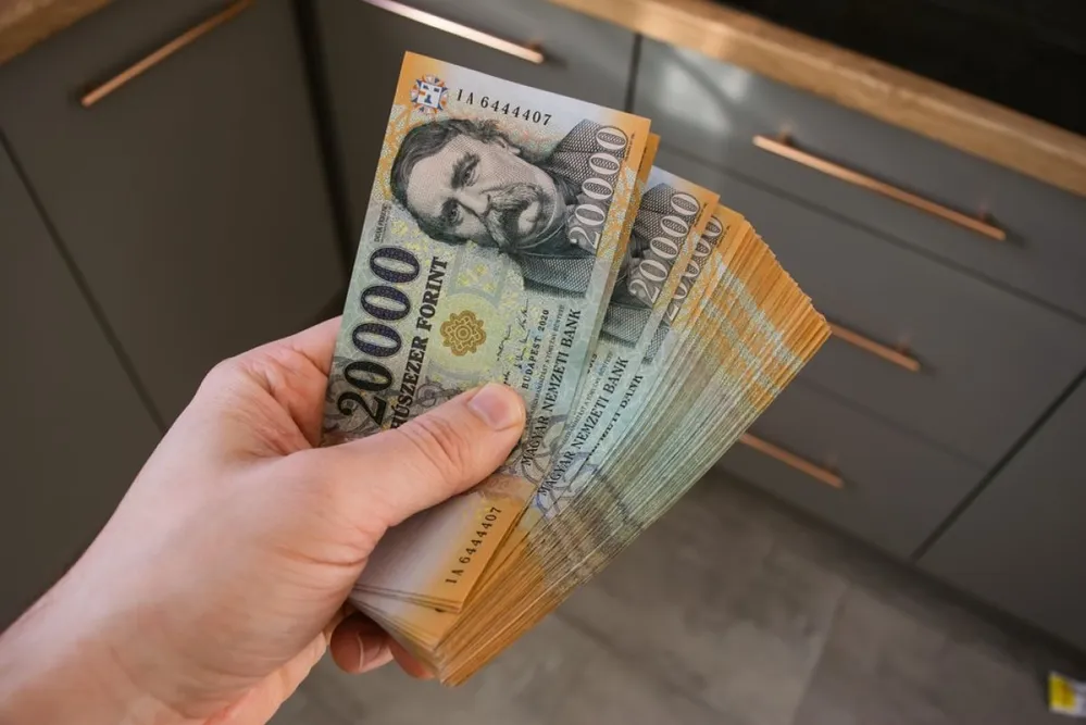 Stack,Of,Hungarian,Banknotes,Money,(forints).,Europe,Hungary