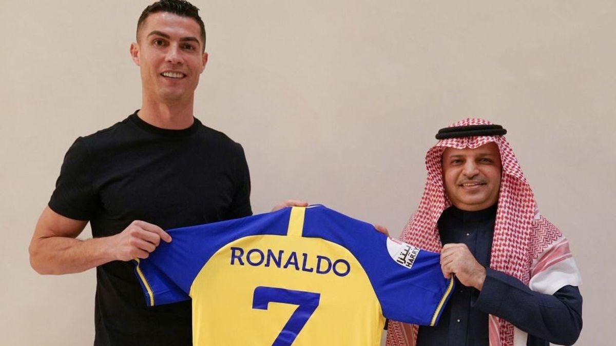 Ez egyre kínosabb, Cristiano Ronaldo folyamatosan magyarázkodik