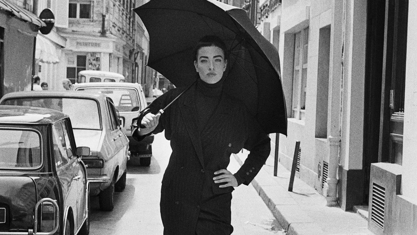 Feladta a küzdelmet a rákkal szemben a szupermodell