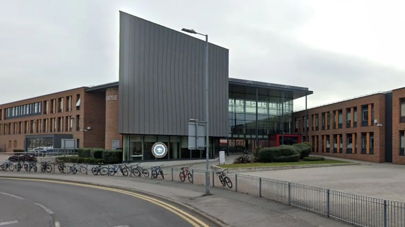 Hihetetlen: Elbarikádozták az iskolai mosdókat