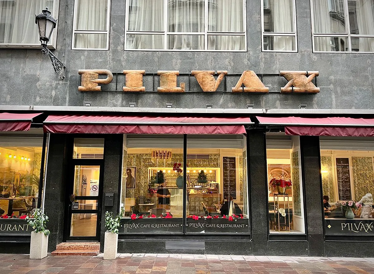 Pilvax kévéház, petőfi sándor, 1848, márciuis ifjak,  budapest,