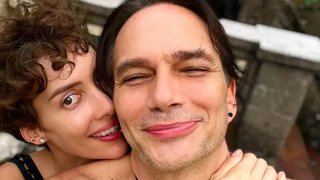 Íme az első videó Mester Tamásról és gyönyörű szerelméről