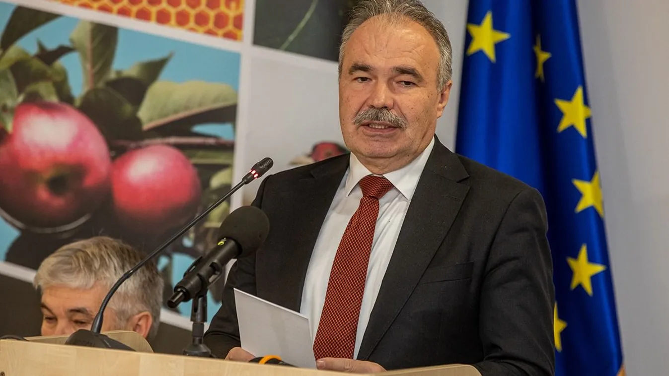 Nagy István is aláírta a földadó ellen indított petíciót