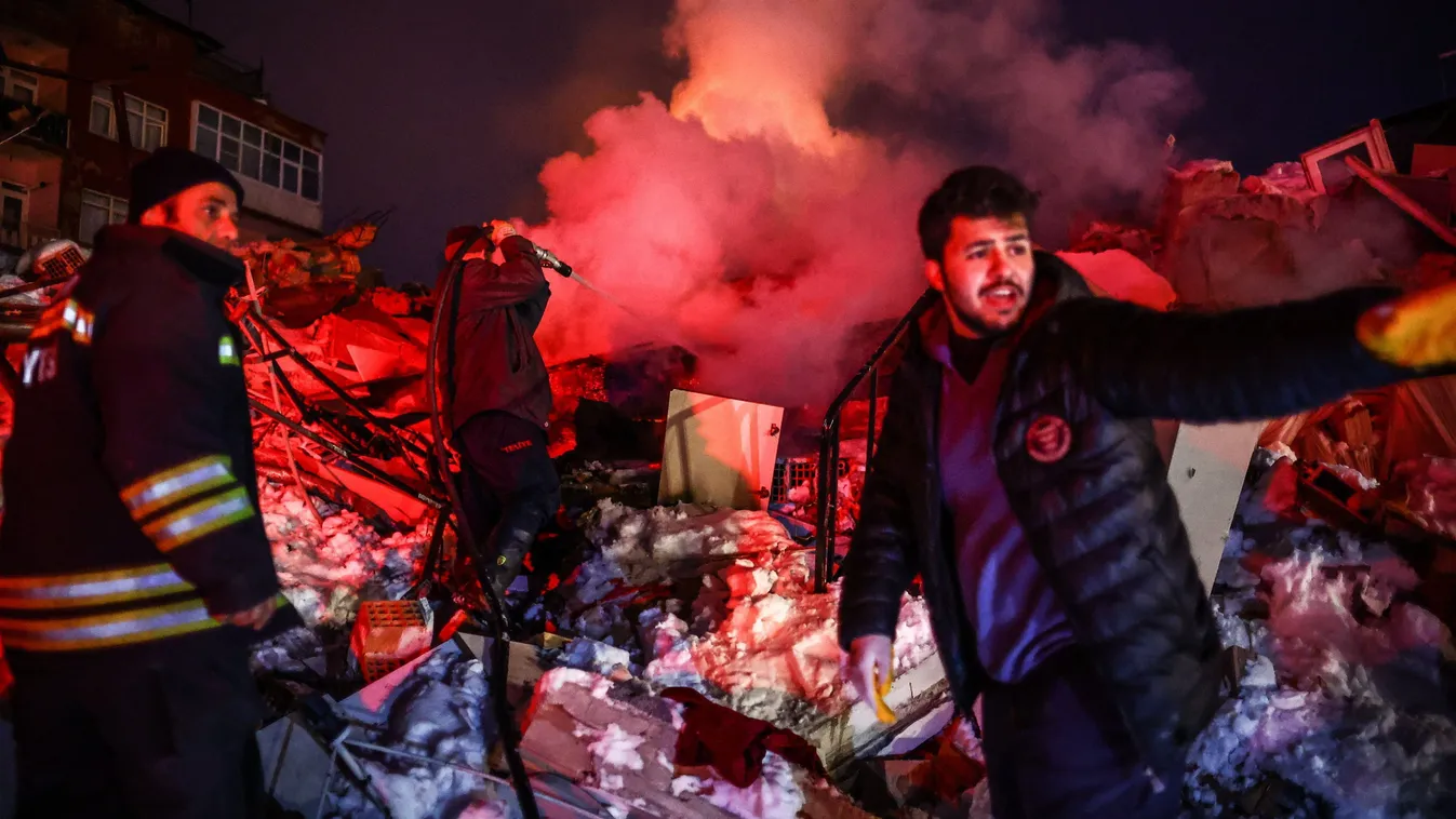 Ideiglenes sírba temetik a földrengés áldozatait