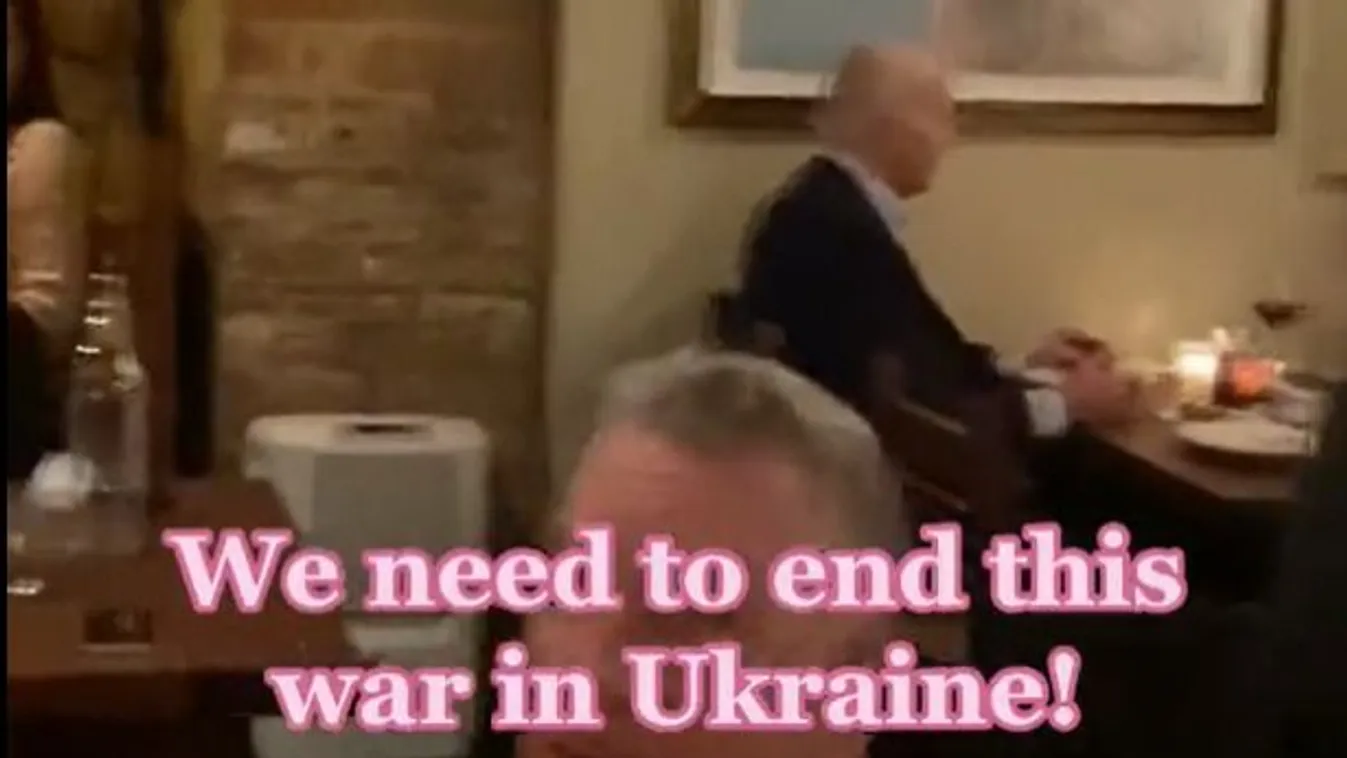 Háborúellenes tüntető zavarta meg Joe Bident vacsora közben