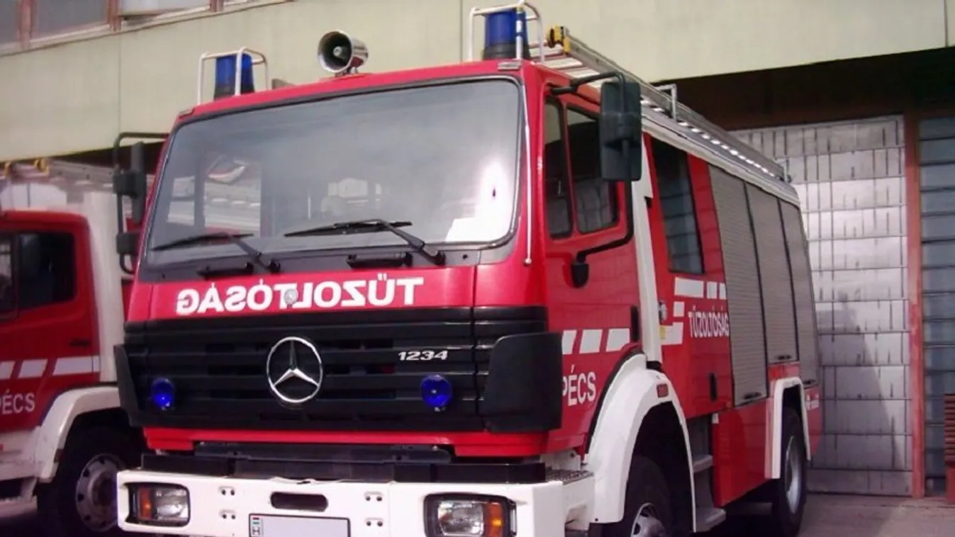 Frontális ütközés Szolnokon: egy emberért küzdenek