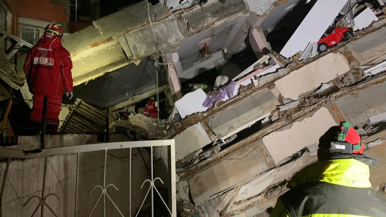 Drámai felvételek a magyar mentőcsapatok munkájáról