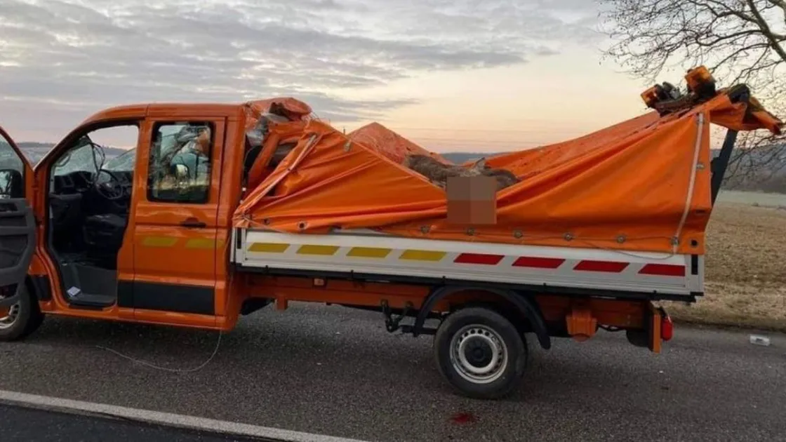 Magyar Közút baleset, fotó: Katasztrófavédelem