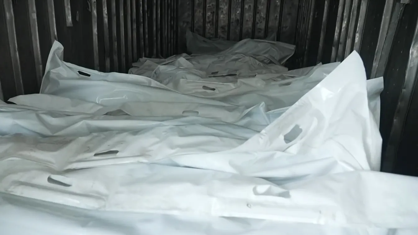 Háború: Vagonokban tárolják a halottakat a magyar határnál