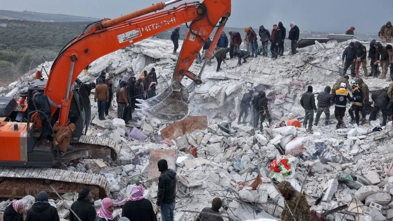 Magyar keresőkutyák is segítenek Törökországban
