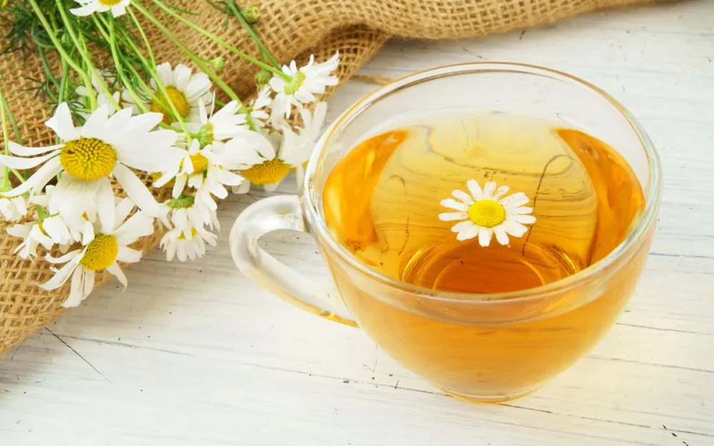 Camomile,Tea,On,Old,White,Table