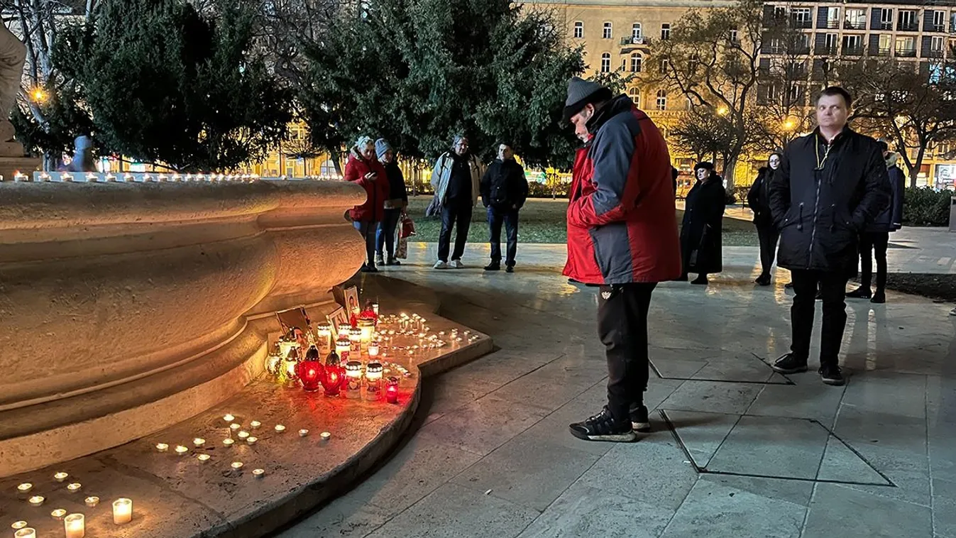 Megemlékezést tartottak a Deák téren megkéselt fiú emlékére