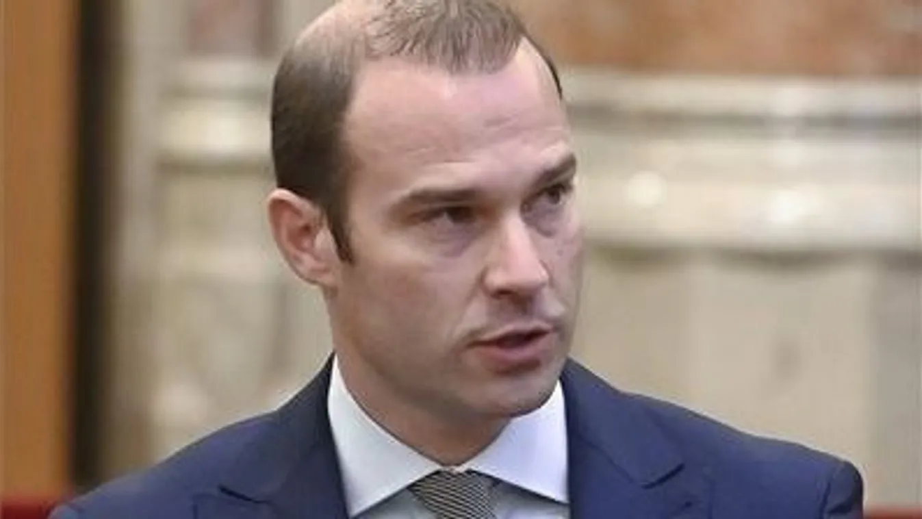 A dollárbaloldalt megvették 4 milliárd forintért