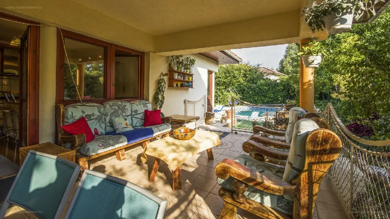 Lennénk gyerekek Törökbálint-Tükörhegyen. Főleg egy 249 milliós házban!