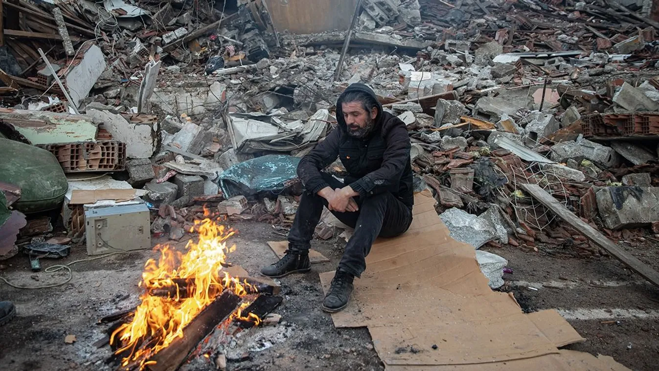 Drámai részletek a Törökországban segítő Tamástól