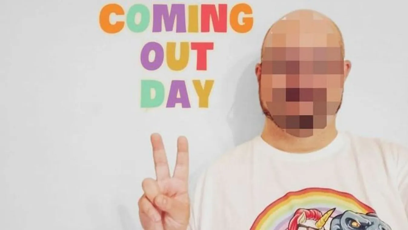 14 éves fiúk " hajtanak" a tüntetés-szervező tanárra?