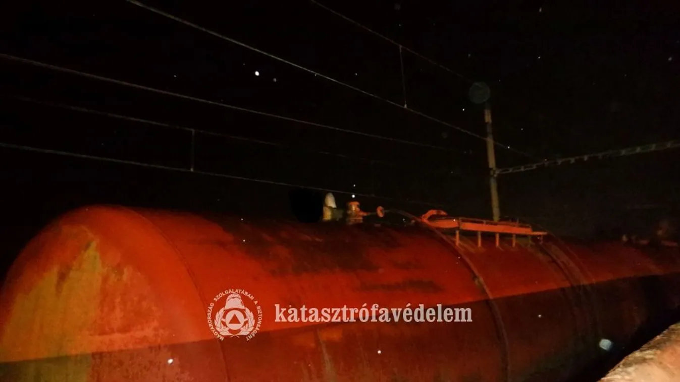 Elhunyt a fiú, akit a vagon tetején ért áramütés Egerben