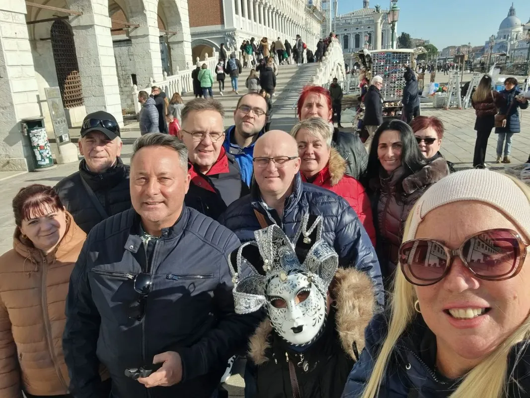 Sihell Ferry barátaival