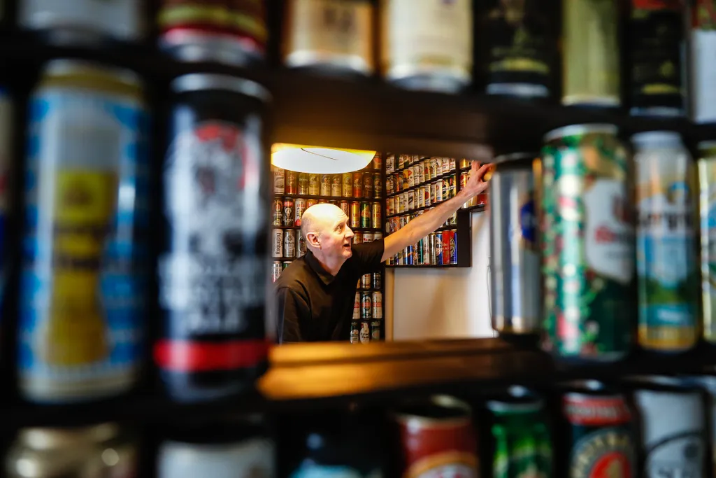 20230202 Körmend
Sávoly Zoltánnak 2100 sörös doboza van a negyedik emeleti lakásában

Fotó: Szendi Péter  SZP  Vas Népe  VN 

A képen: Sávoly Zoltán