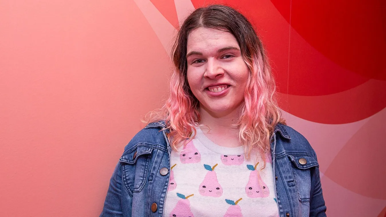 Pelenkafétises transz aktivista tart előadást gyerekeknek