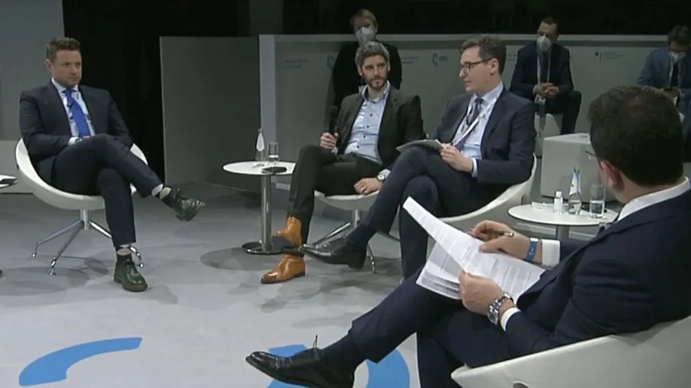 Dollárbaloldal: valóságos csúcsforgalom volt Münchenben