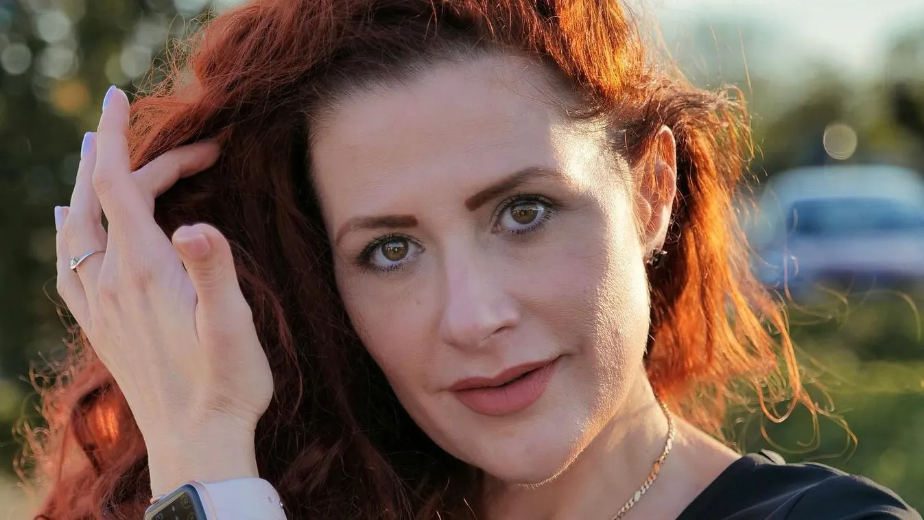 Hova lett Madár Veronika hajkoronája?