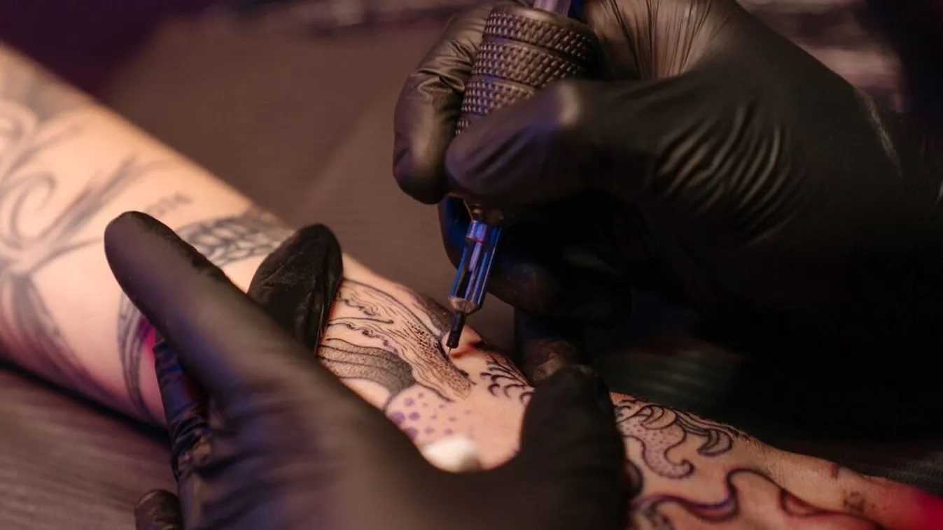 Elképesztő tetoválástrendek terjednek a TikTokon