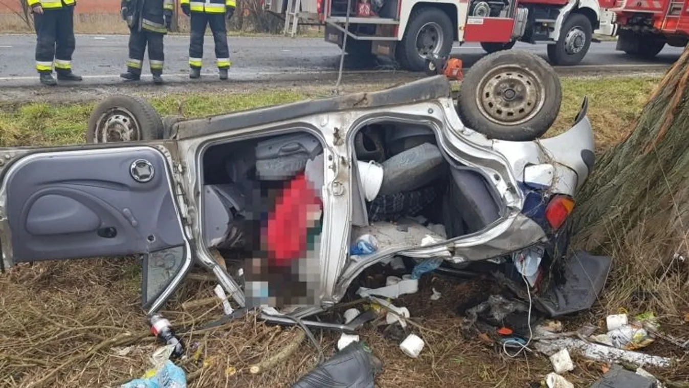 Ketten haltak meg az autóban Tiszavasvárinál