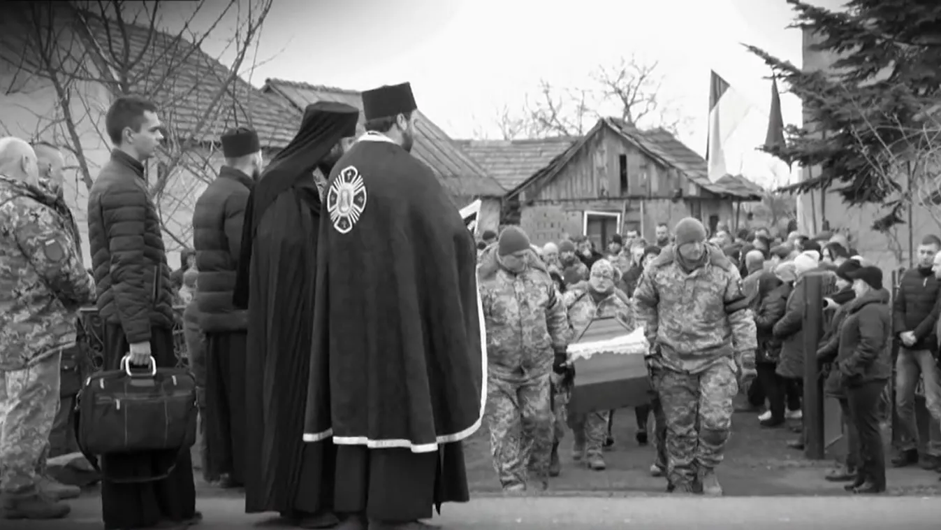 Út szélén térdeltek a zokogó rokonok, 12 magyar esett el