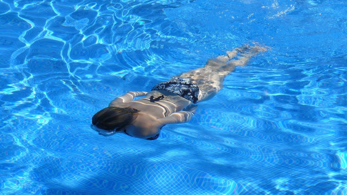 Medence úszás úszónő sablon
