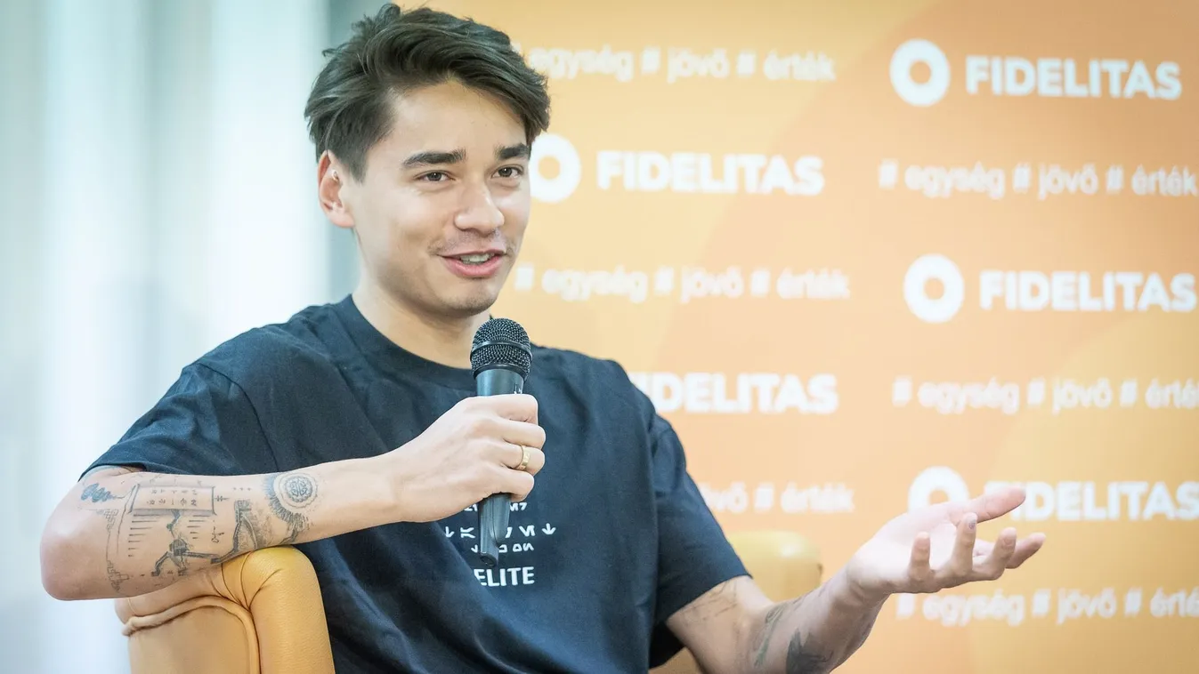 Ez a gyönyörű lány vallott szerelmet Liu Shaolin Sándornak