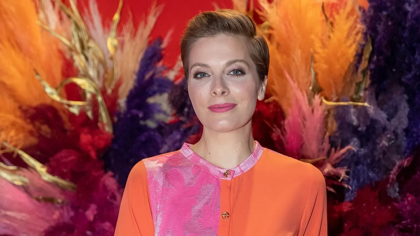 Botrány: Több magyar celebbe is beleszállt Tatár Csilla