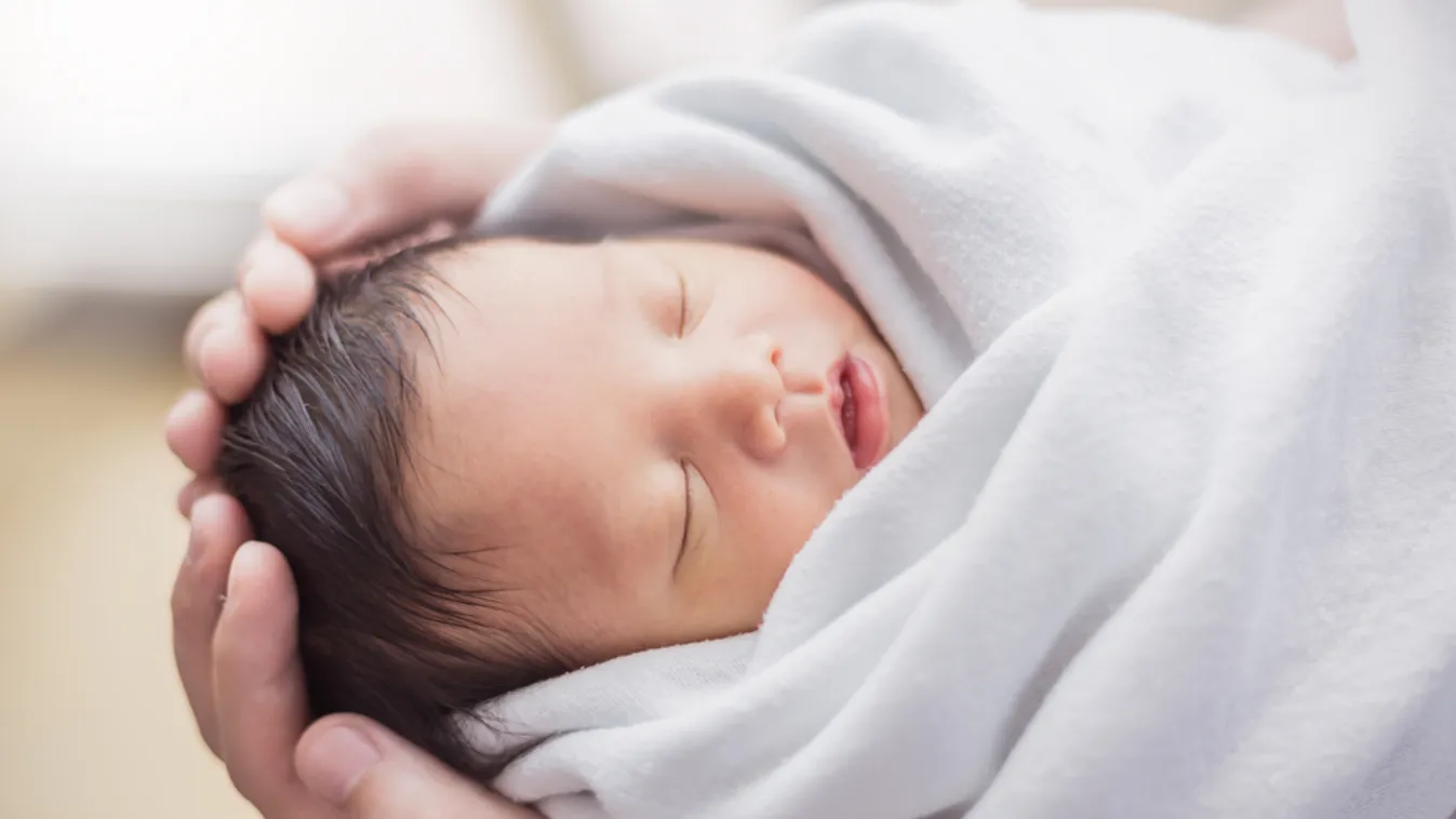 Édesanyja karjai között halt meg az egynapos csecsemő