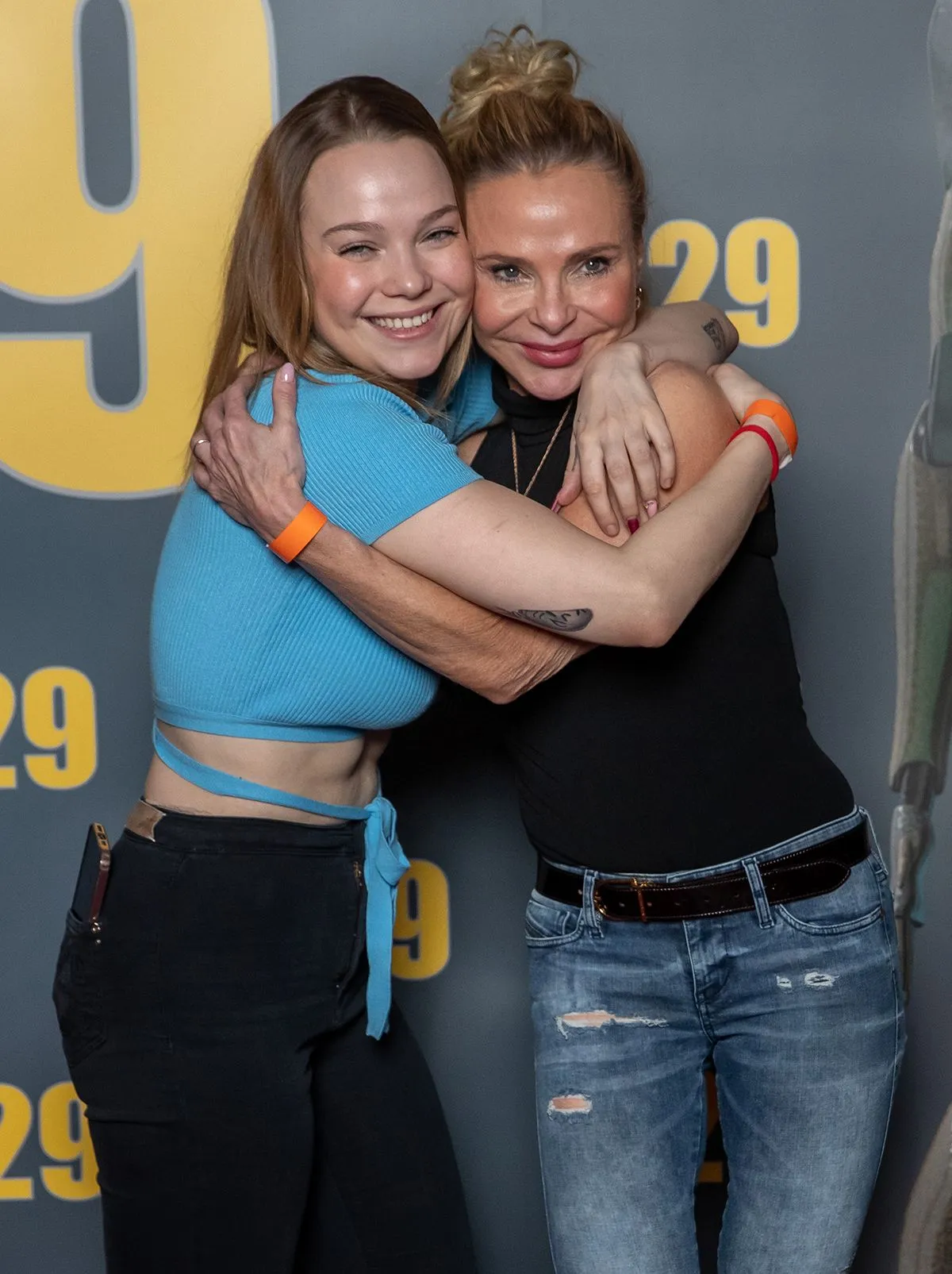 Yvonne Dederick és lánya, Mardoll
