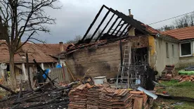 Szomszédaik mentették meg a tűzhaláltól a Molnár családot, az éjszaka közepén csaptak fel a lángok