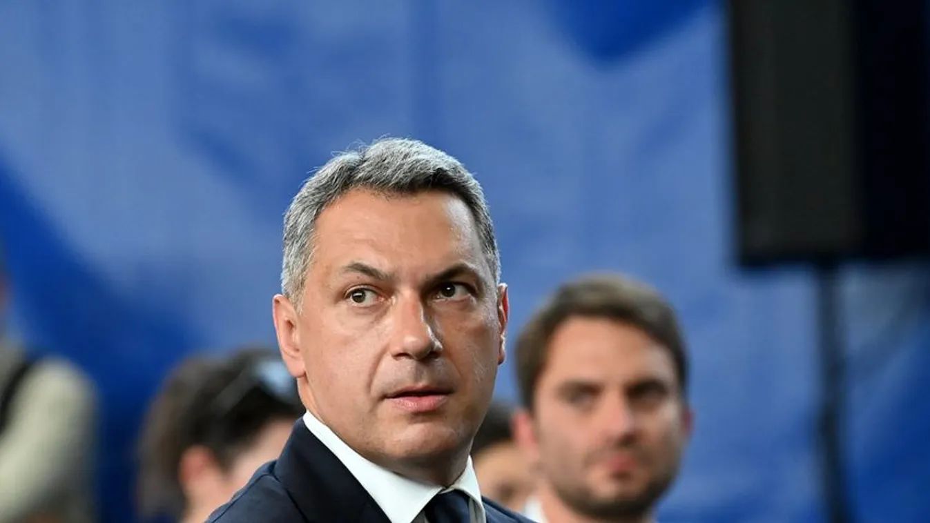 Lázár János nem a probléma szeretne lenni, hanem a megoldás