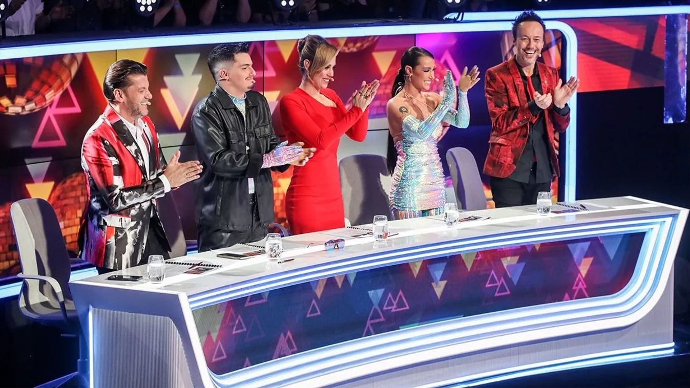 Keményen bánik énekesnő kollégáival Tóth Andi