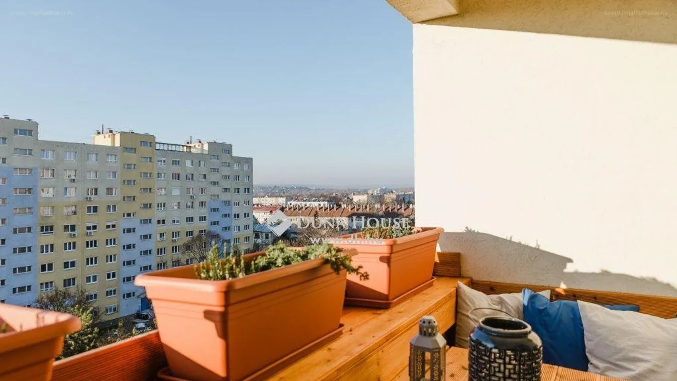 A kelenföldi Rátz László utcában ilyen menő már a panel