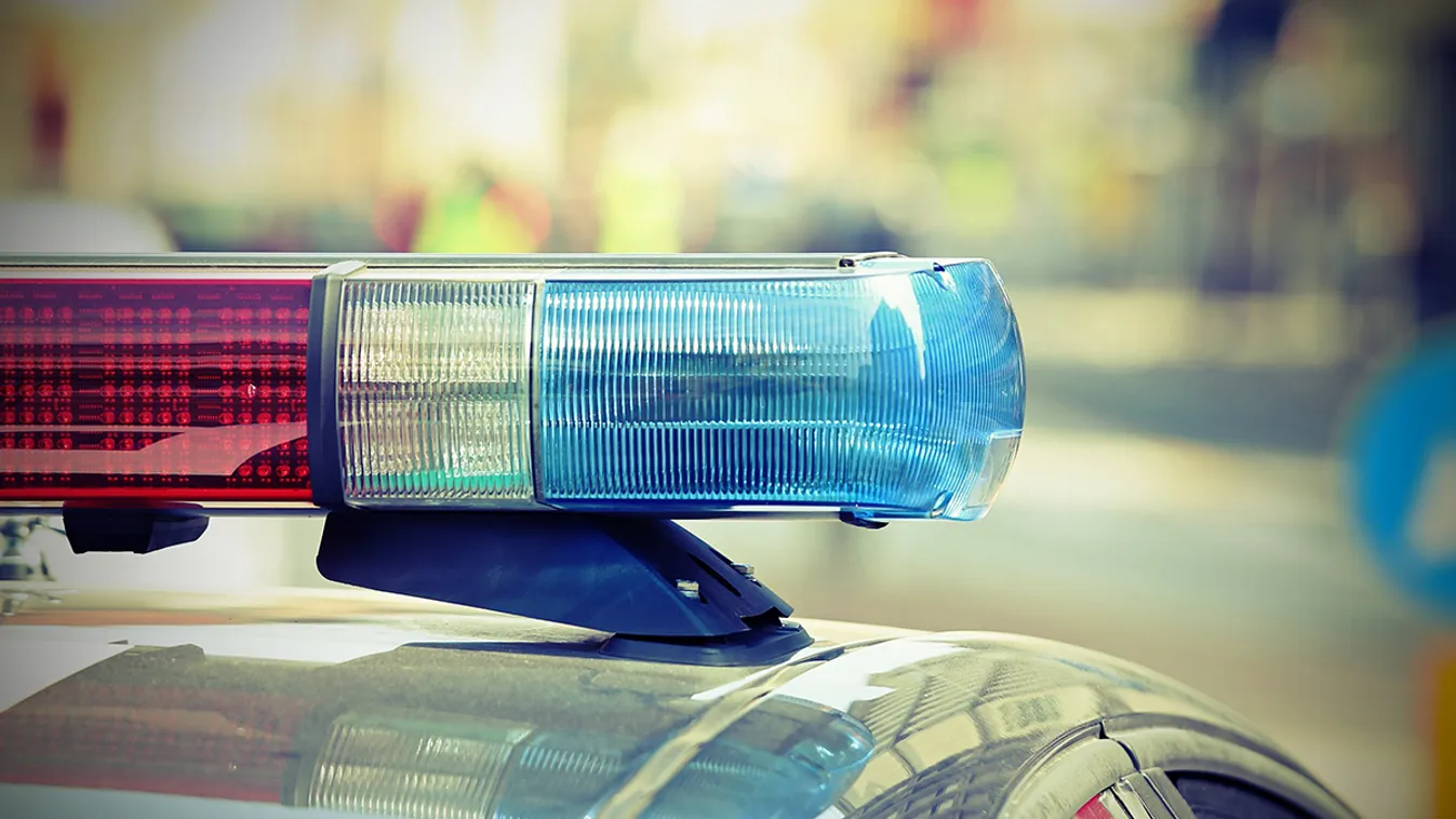 Egy 34 éves nő és egy 3 éves kisgyerek meghalt a balesetben